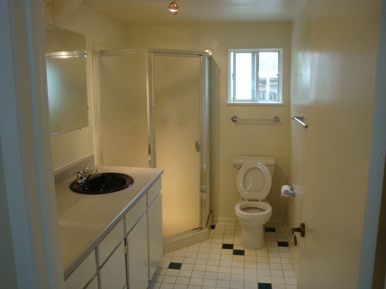 1125 Lindell Dr - Photo 2 of 10
