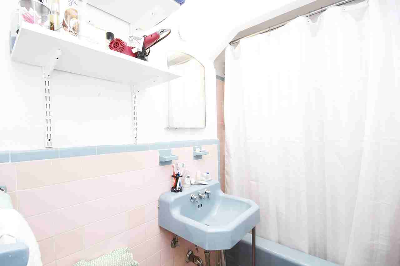 32-42 72nd St - Photo 3 of 5