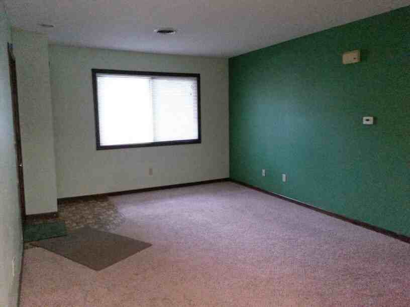 1305 Christopher Cir #8 - Photo 3 of 5