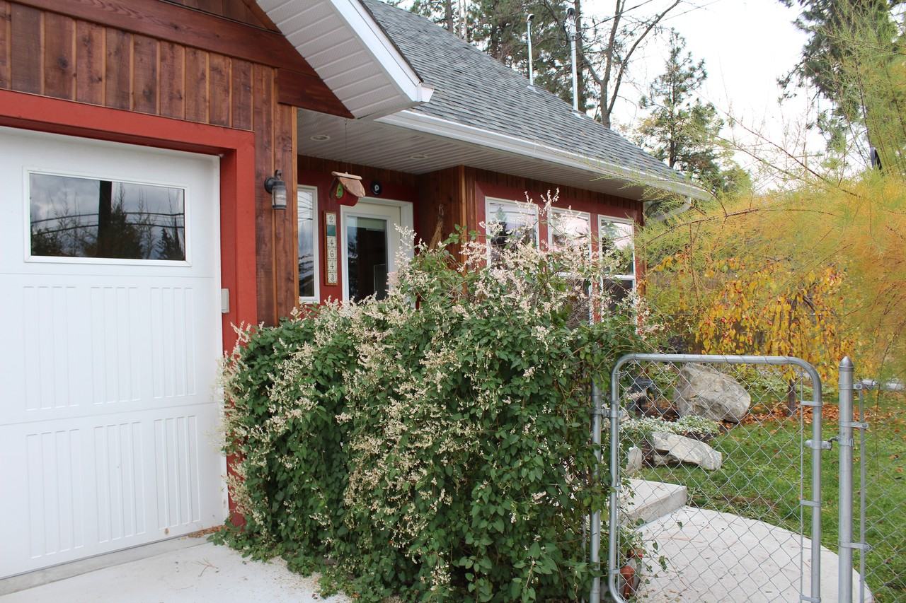 4643 Raymer Ave - Photo 2 of 5