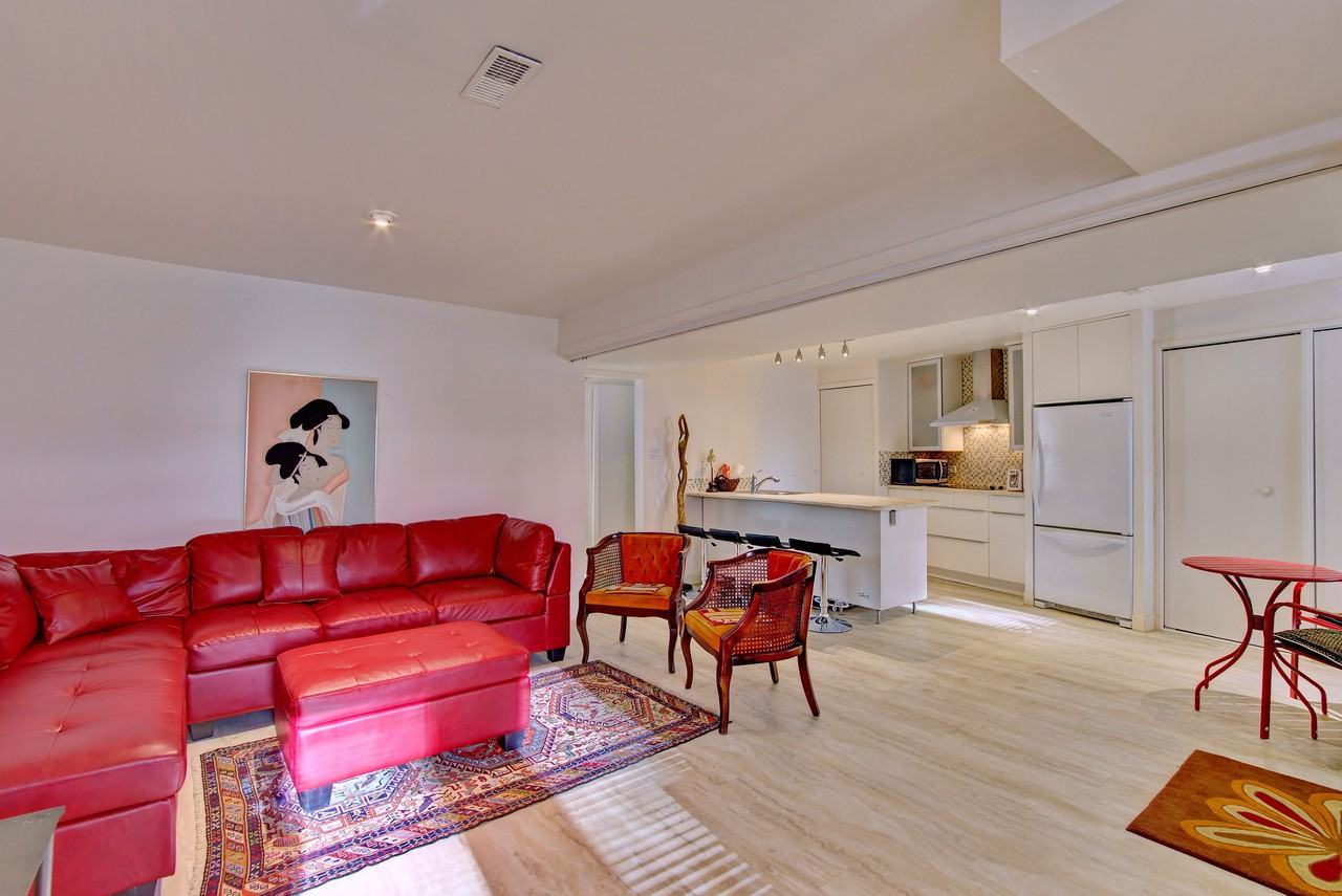 164 Avenue Metcalfe #A - Photo 2 of 9