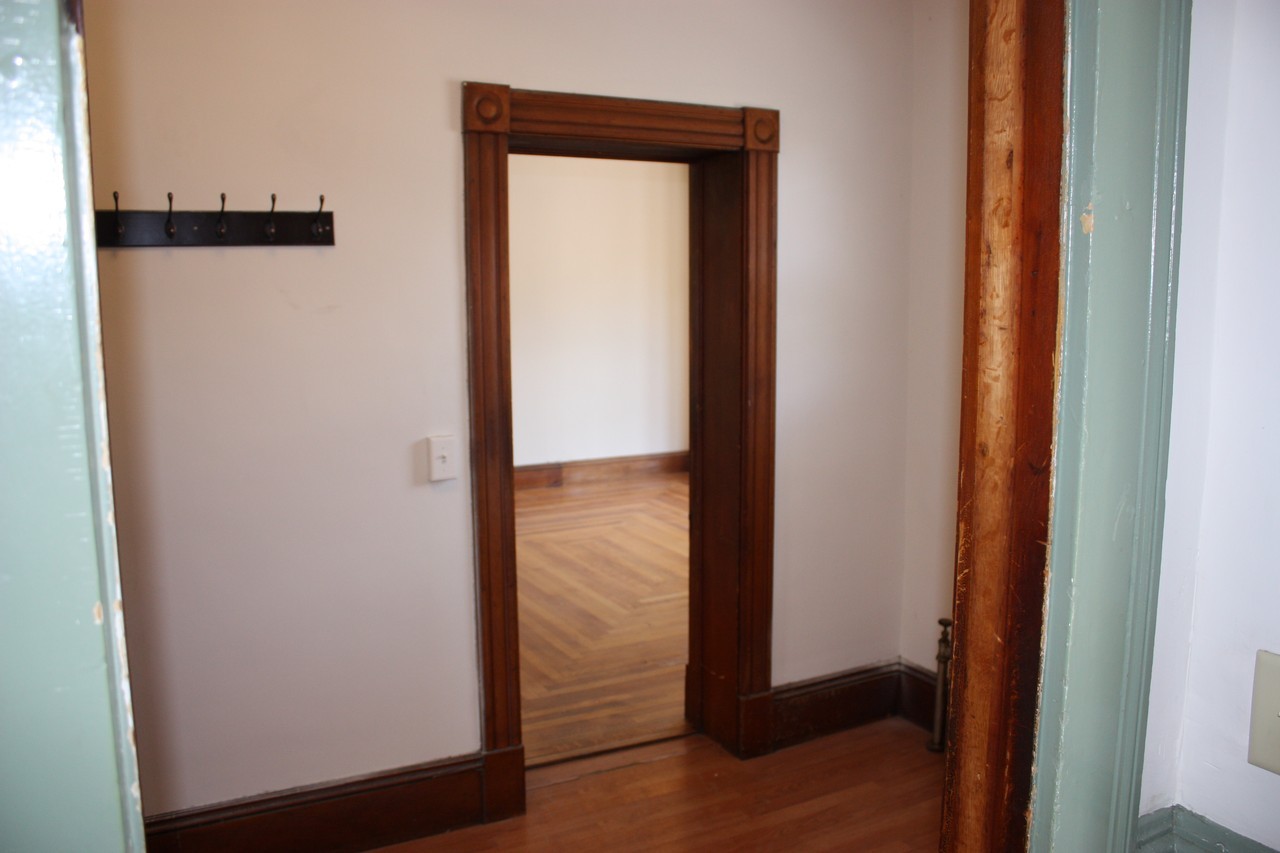 111 N Winooski Ave #1 - Photo 4 of 21