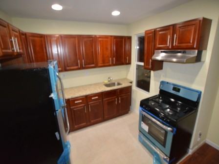 109 Shepherd Ave - Photo 2 of 10