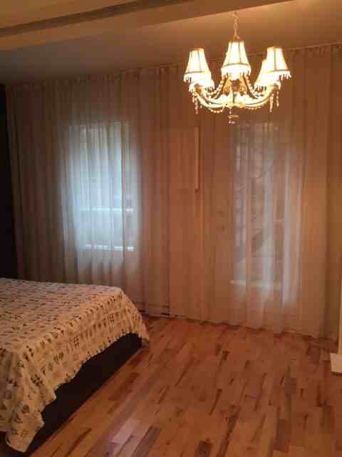 1017 Rue Gilford - Photo 3 of 5