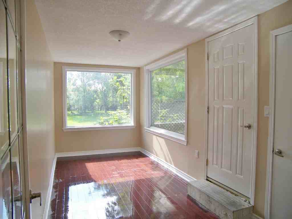 22 Bridge St E - Photo 3 of 4