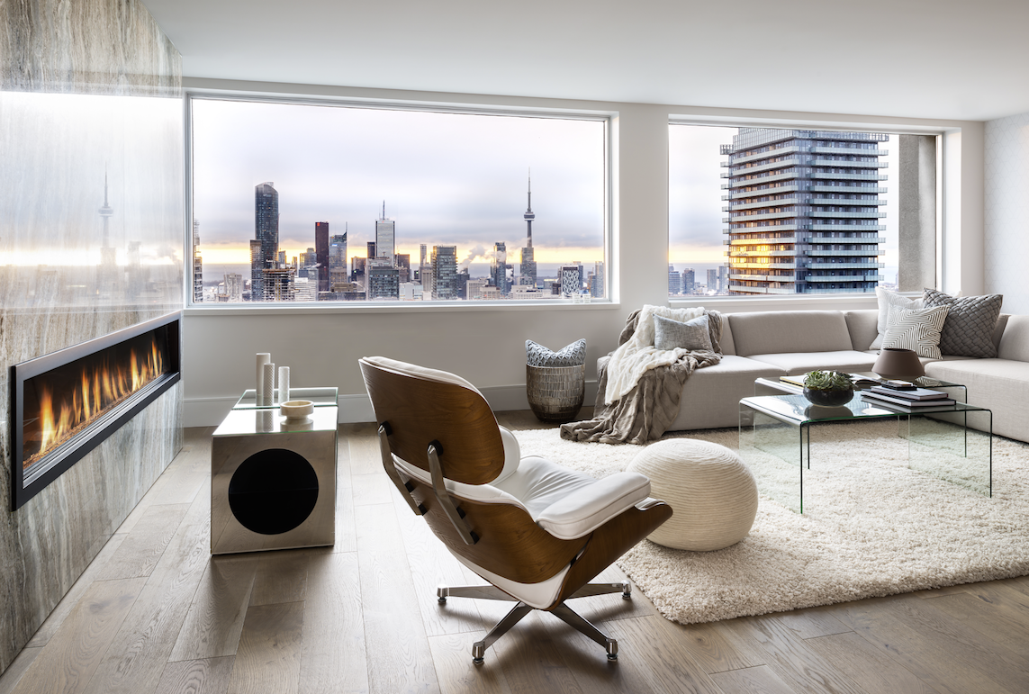 44 Charles St W #4408