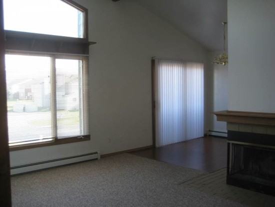 7790 Mayfair Cir - Photo 2 of 8