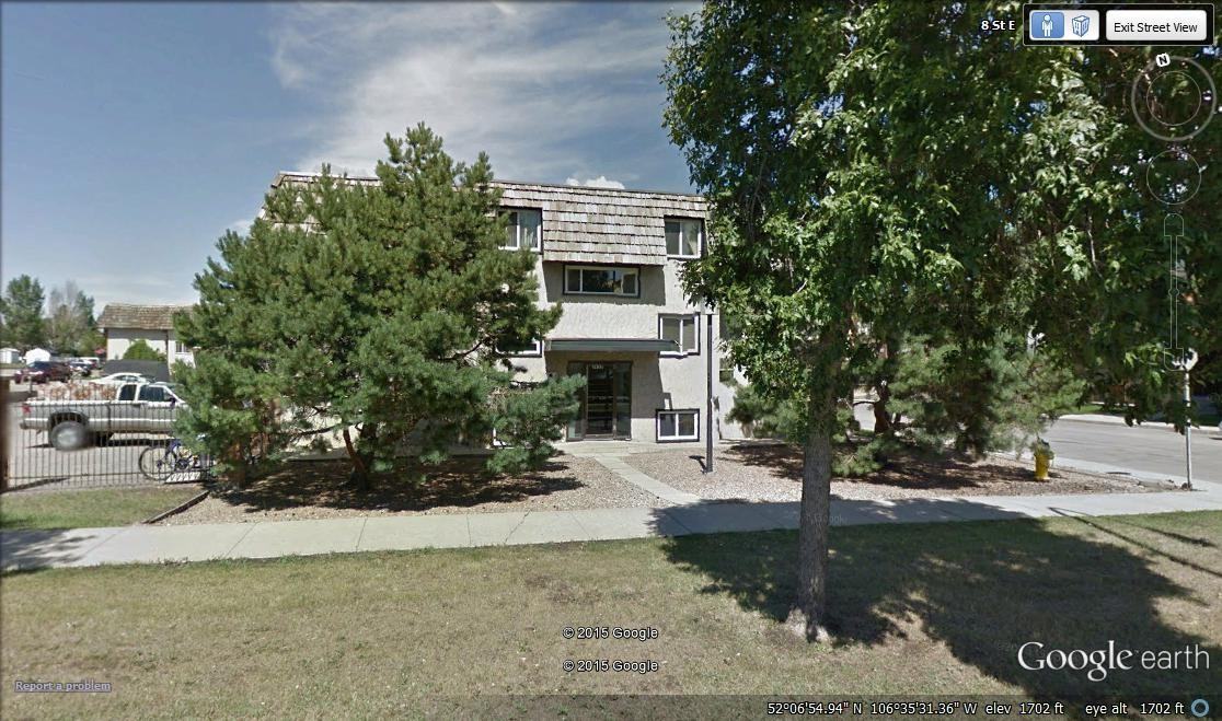 3719 8 St E - Photo 2 of 2