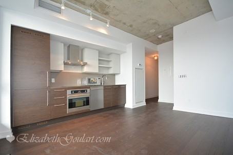 1030 King St W - Photo 3 of 11