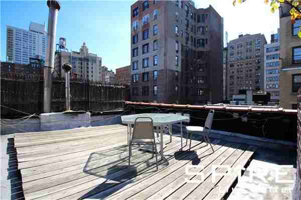 W 73rd St #4A