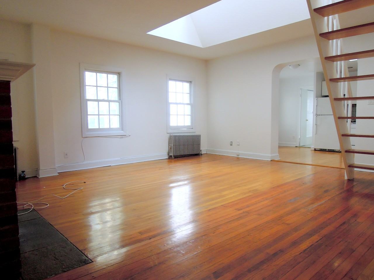 461 6th Ave - Photo 3 of 8