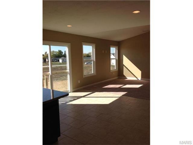 460 Prairie Creek Dr - Photo 3 of 10