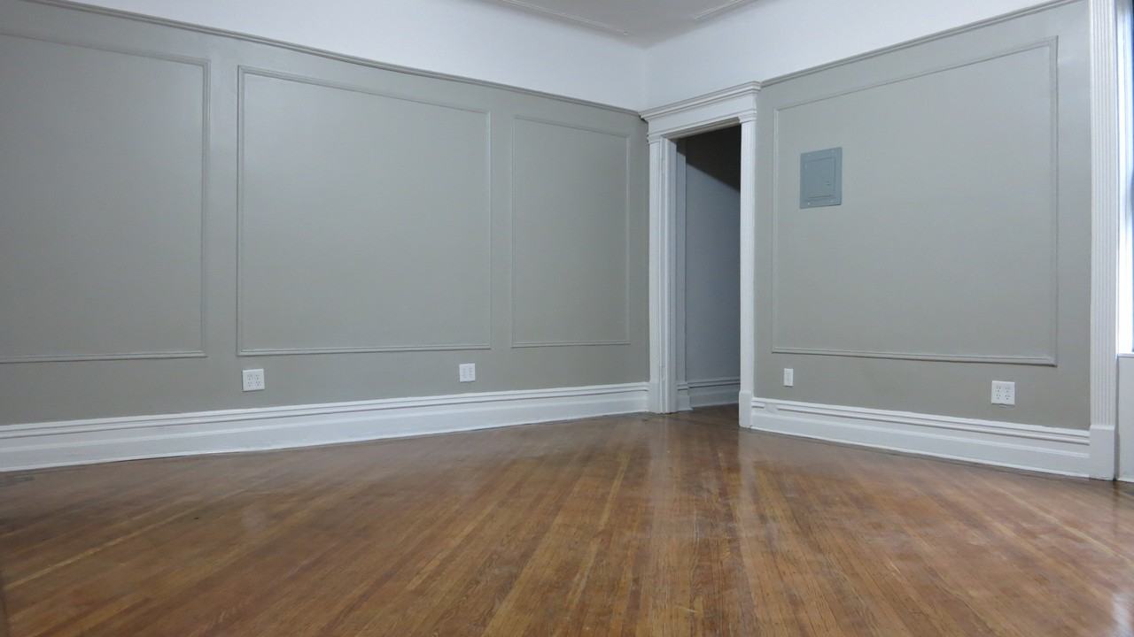 37 St Pauls Ave - Photo 2 of 7