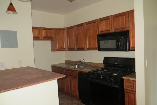 2126 Matthews Ave #14 - Photo 3 of 10