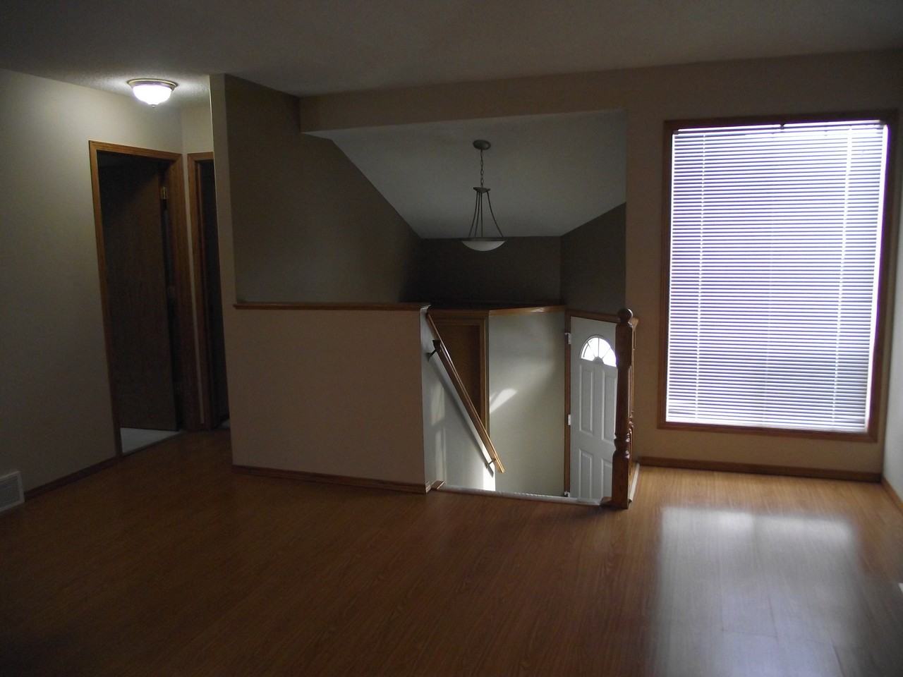 1219 Erin Dr SE - Photo 3 of 7