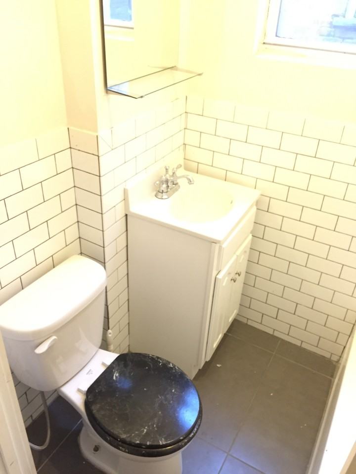 1139 Hancock St - Photo 2 of 5