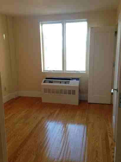 122 4th Ave - Photo 3 of 5