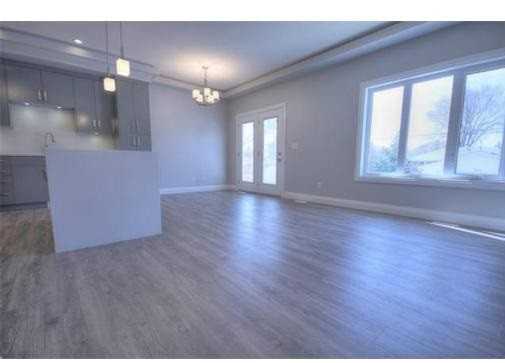 2406 Dufferin Ave - Photo 2 of 5