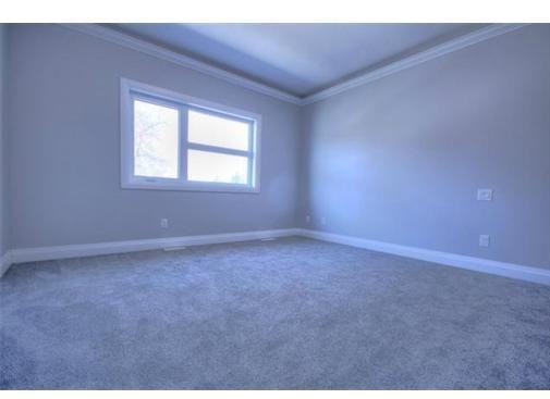 2406 Dufferin Ave - Photo 3 of 5