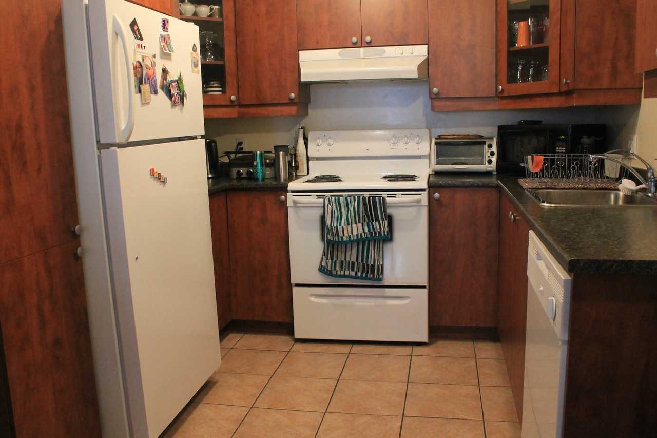 2029 Avenue Wilson #102 - Photo 3 of 11