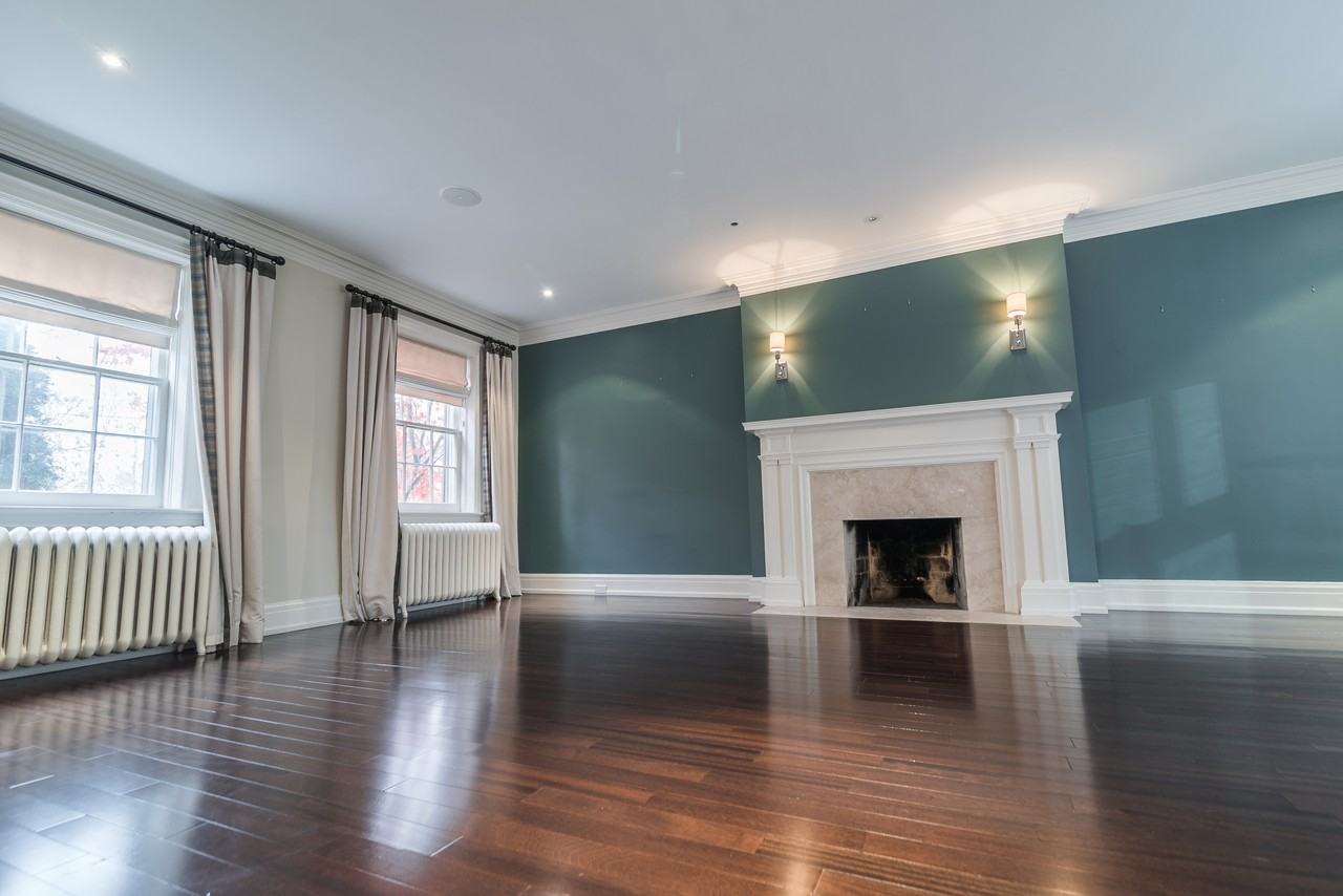 8 Highland Crescent - Photo 2 of 35