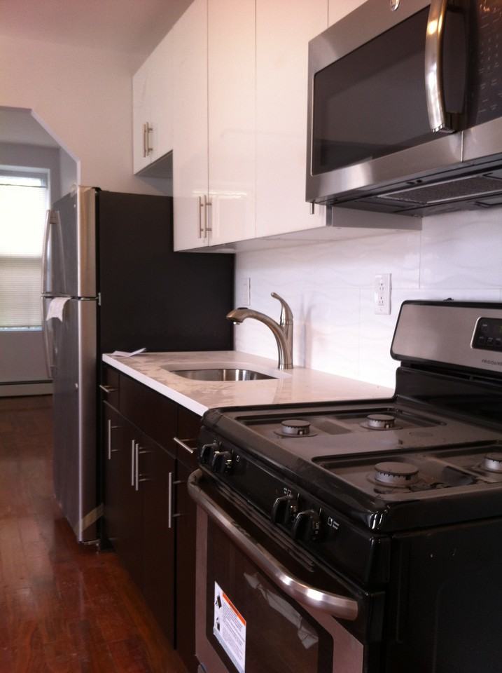 318 W Chauncey St #1 - Photo 2 of 4