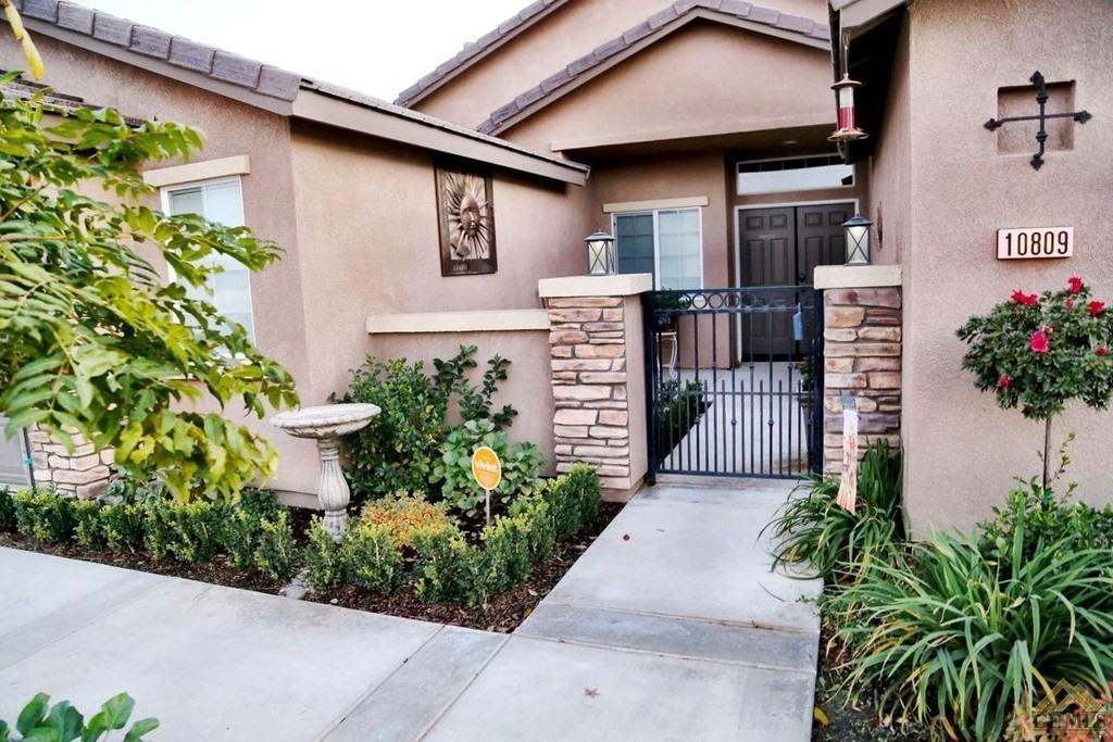 10809 Seriana Dr - Photo 2 of 14