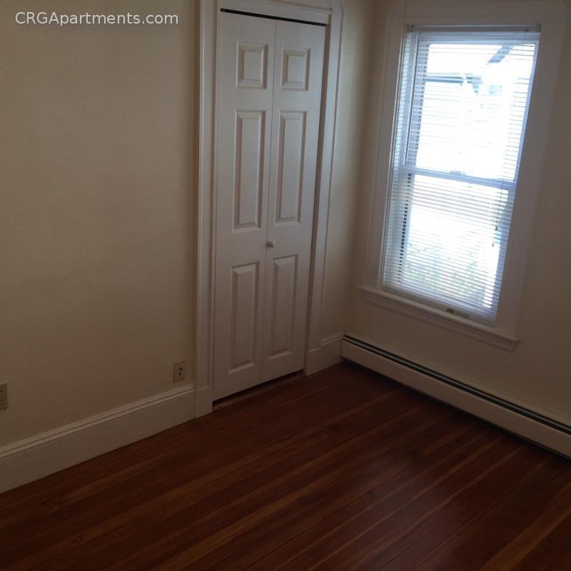 52 Simpson Ave - Photo 2 of 15