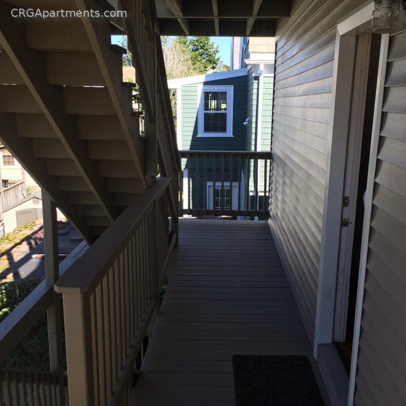 52 Simpson Ave - Photo 3 of 15