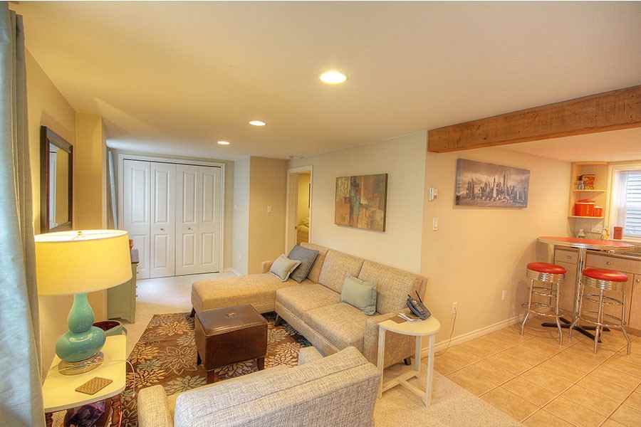 231 29th St E - Photo 2 of 9