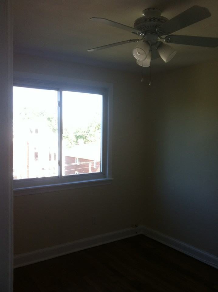 204 Lynhaven Dr - Photo 2 of 6