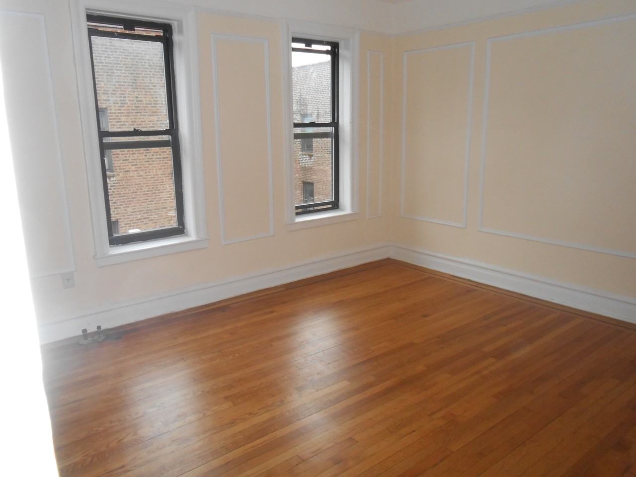 3133 Brighton 7th St - Photo 3 of 6