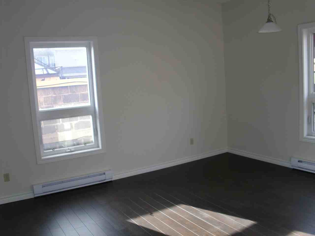 1 Flora St - Photo 3 of 7