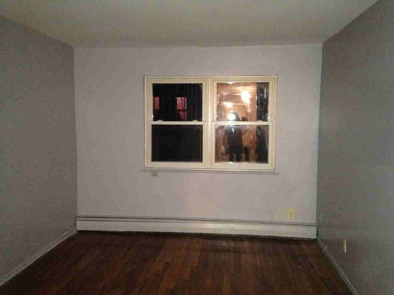 697 Shepherd Ave - Photo 3 of 5