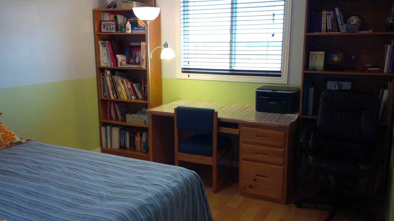 661 Breakwater Crescent - Photo 3 of 8