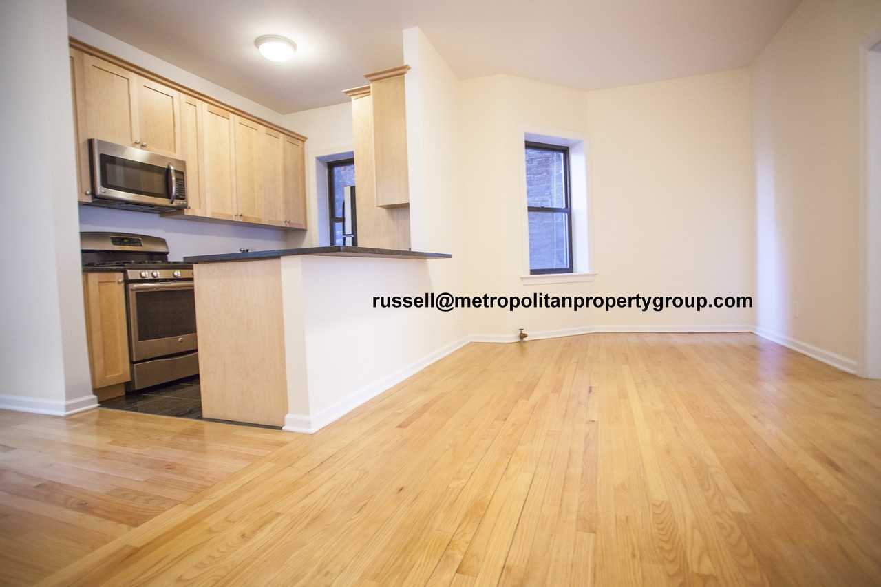 200 Grand St - Photo 3 of 5