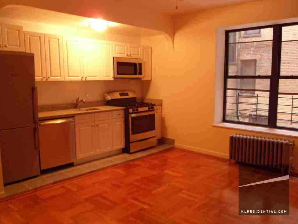 42 Ocean Pkwy 1E - Photo 2 of 6