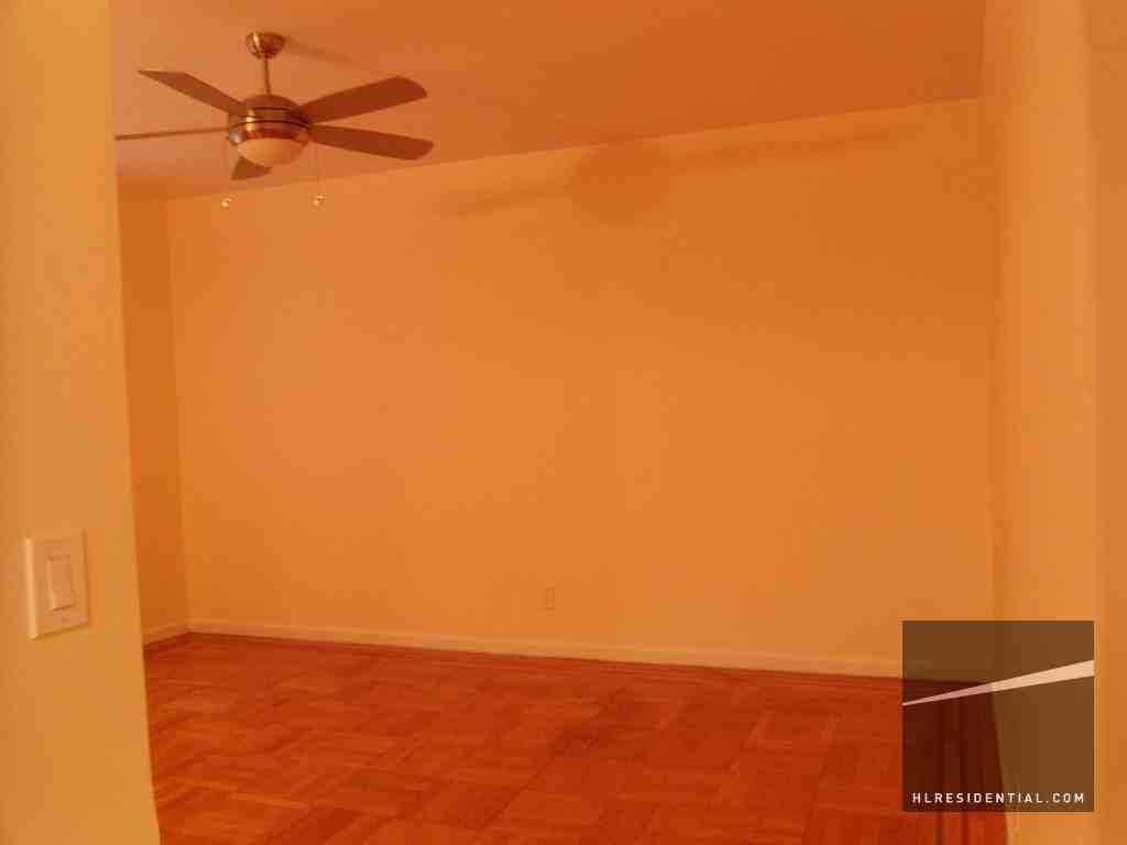 42 Ocean Pkwy 1E - Photo 3 of 6