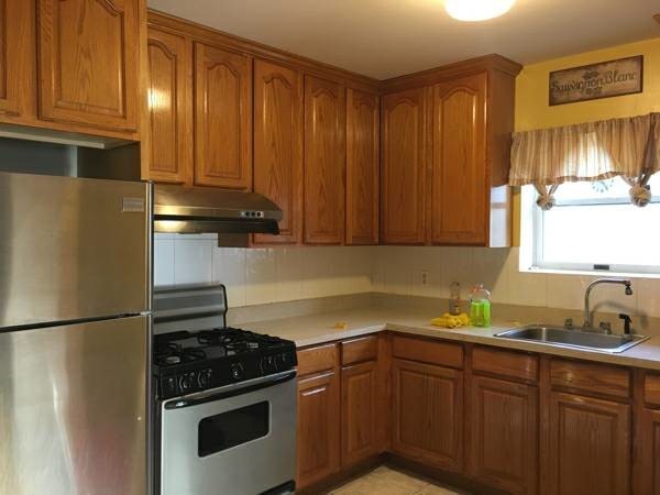1761 E 63rd St 3rdFL - Photo 2 of 7