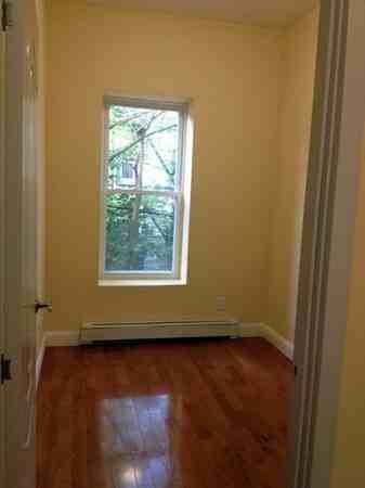 205 Lexington Ave - Photo 3 of 5