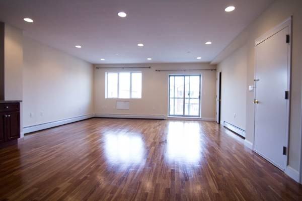 199 Bay 29th St #2 - Photo 3 of 9