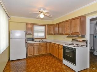 210 Shabbona Dr - Photo 3 of 6