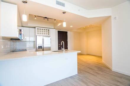 400 W 41st St 3 - Photo 2 of 4