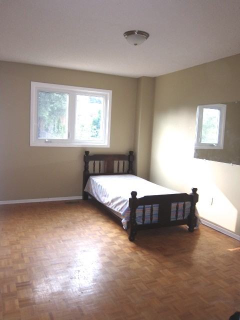 54 Roseville Dr #2 - Photo 3 of 6