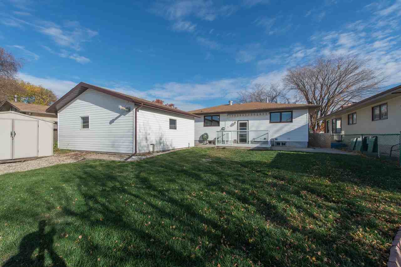 1050 Parker Dr - Photo 2 of 31