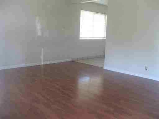 207 Pamela Ave - Photo 2 of 8