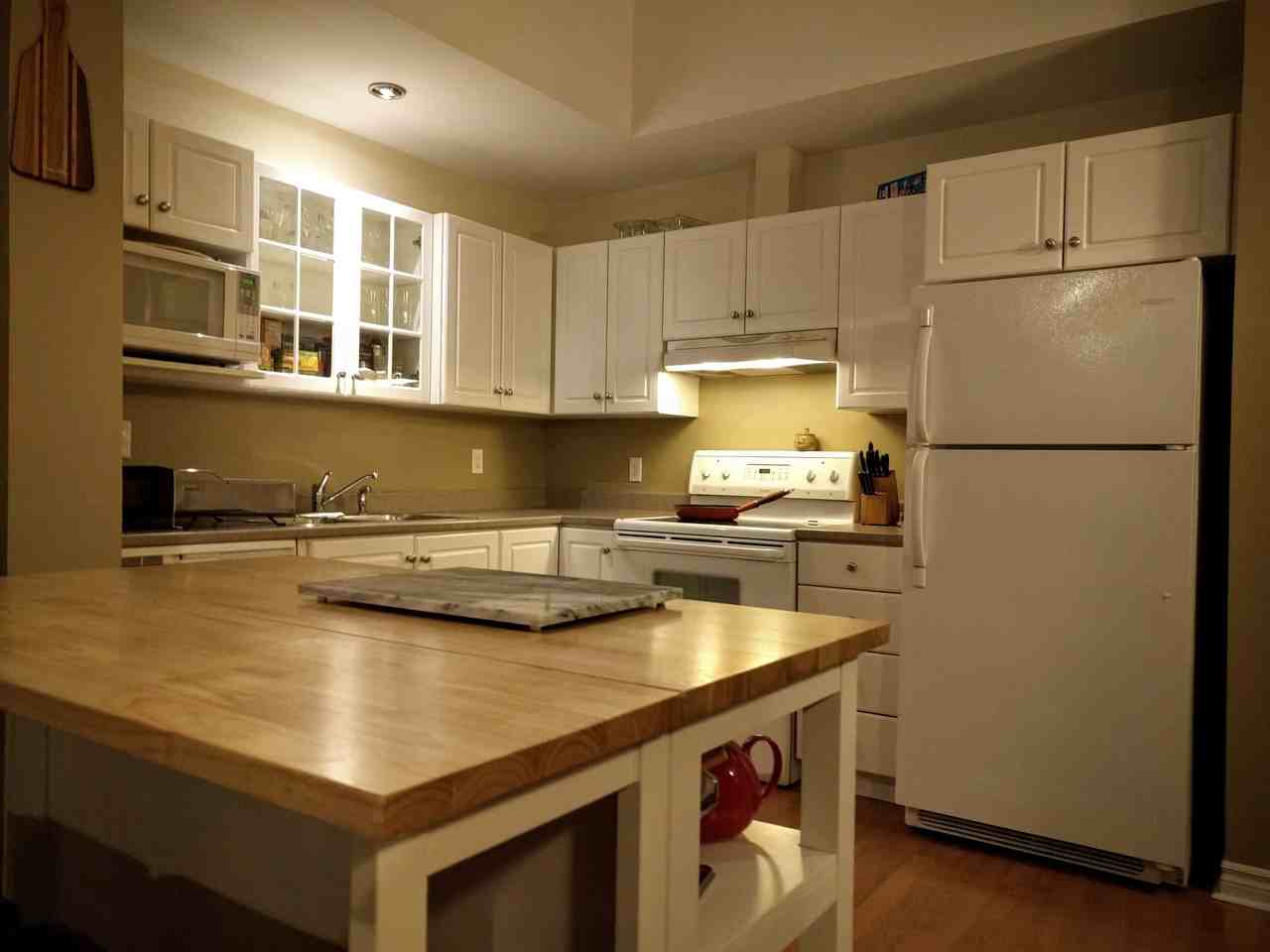 108 Ochterloney St - Photo 2 of 10