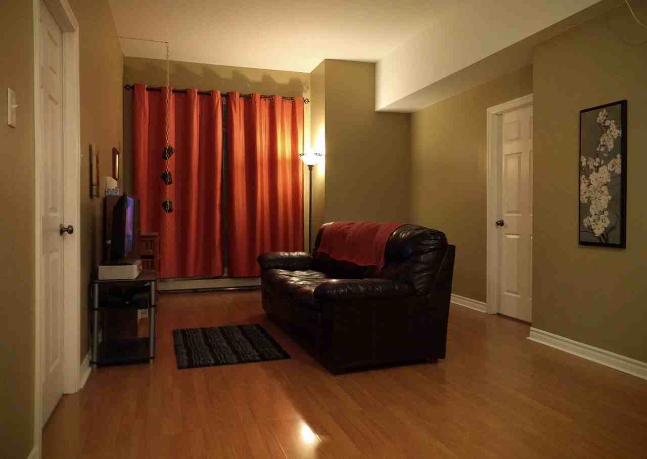 108 Ochterloney St - Photo 3 of 10