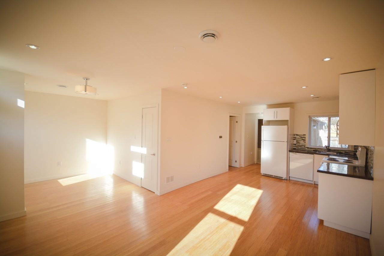 87 Wood St E - Photo 2 of 11