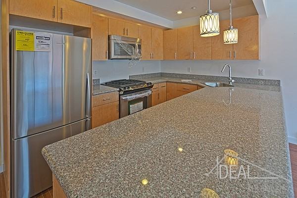 400 15th St - Photo 3 of 8